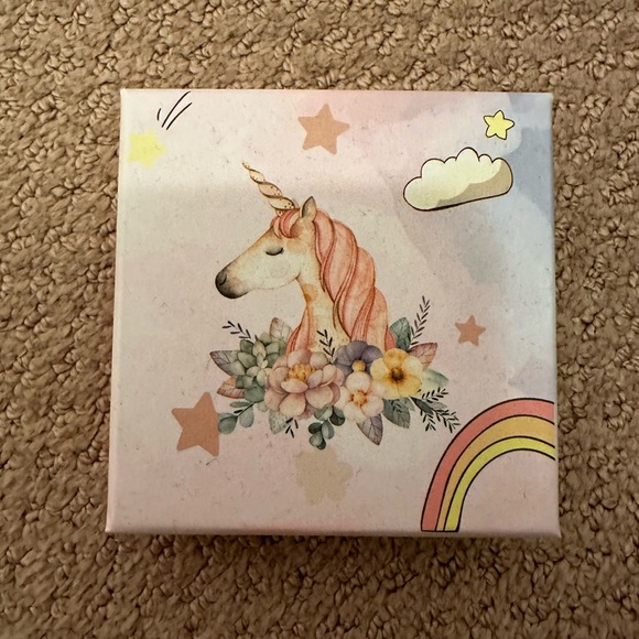 New My Big Sister necklace with unicorn box - Picture 3 of 3